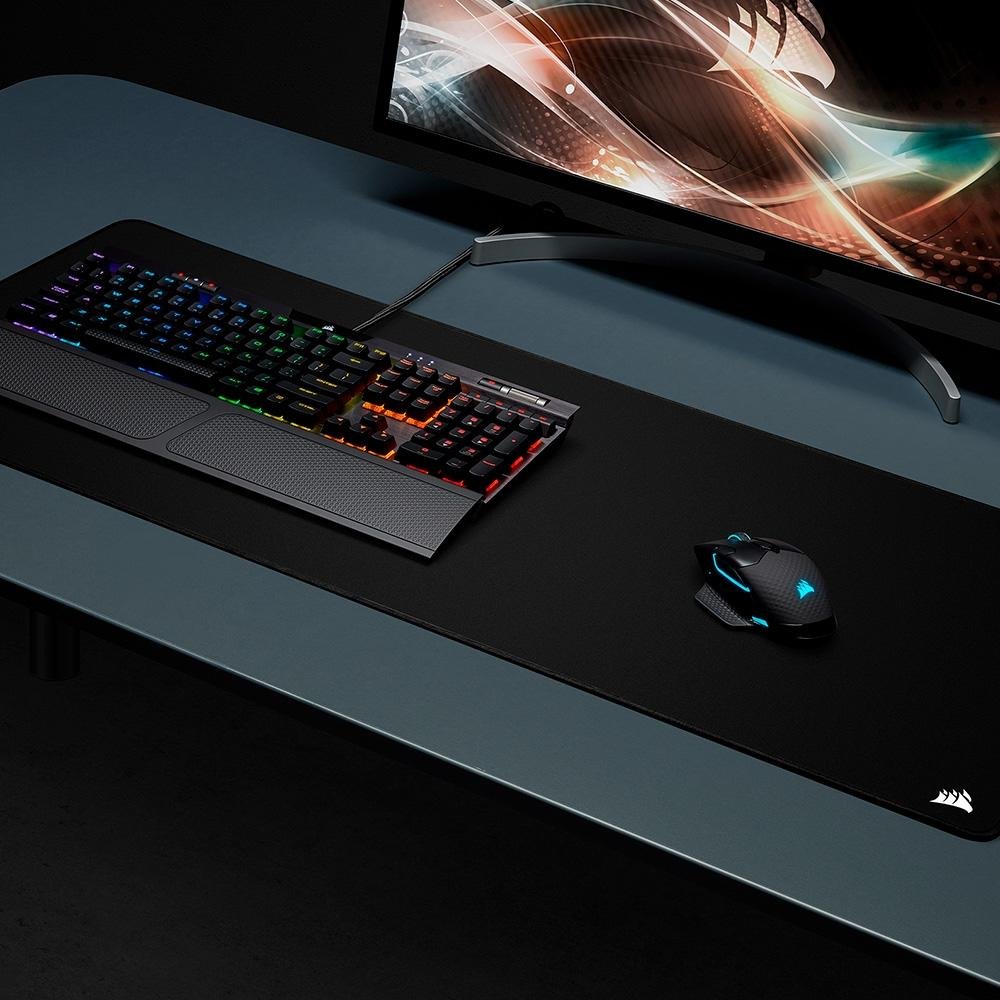 Mousepad Gamer Corsair MM350 PRO XL Estendido, Grande, (930x400mm), Resistente a Respingos, Preto - CH-9413770-WW