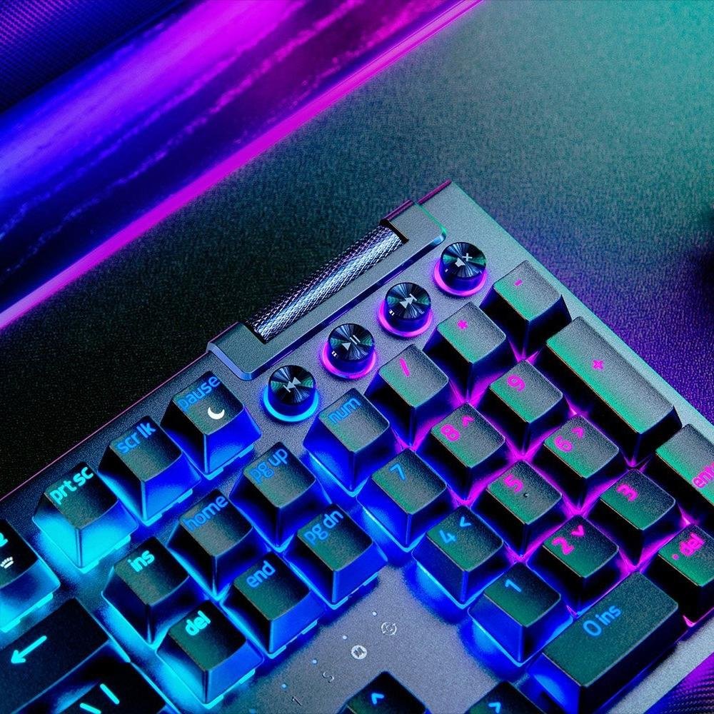 Teclado Gamer Razer Blackwidow V4 PRO, Chroma RGB, Switch Green, Layout US - RZ0304680200R3U