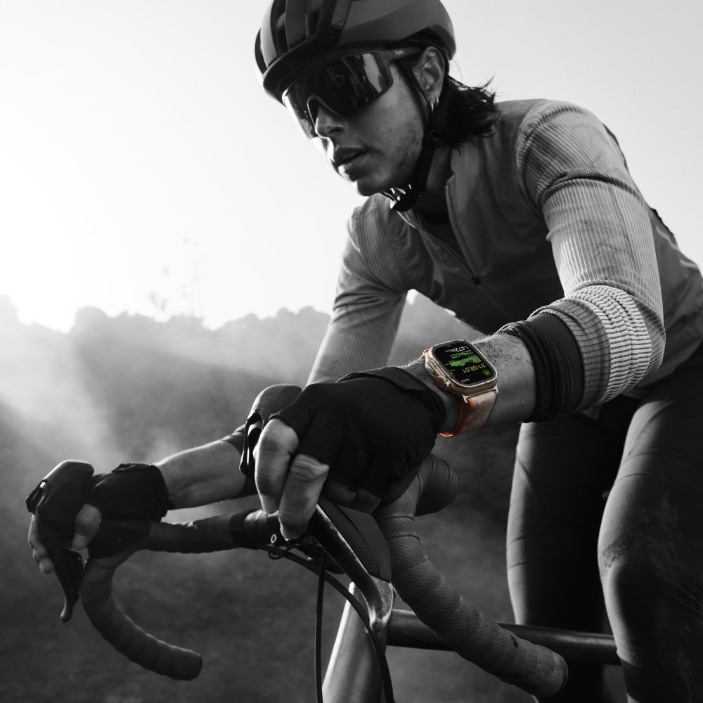 Apple Watch Ultra 2 49mm GPS + Cellular, Caixa de Titânio, Pulseira Loop Trail Laranja/bege, Tamanho M/G, Neutro em Carbono - MRF23BZ/A