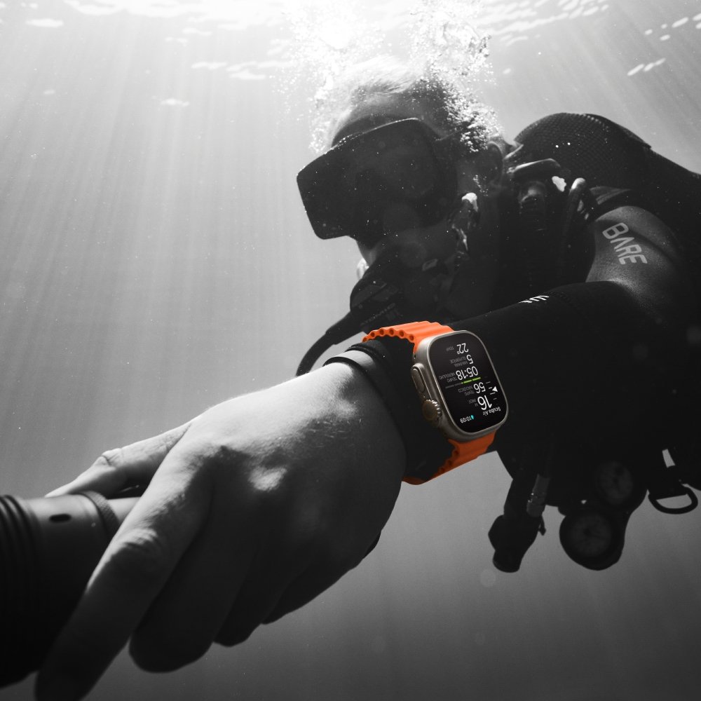 Apple Watch Ultra 2 49mm GPS + Cellular, Caixa de Titânio, Pulseira Loop Trail Laranja/bege, Tamanho M/G, Neutro em Carbono - MRF23BZ/A