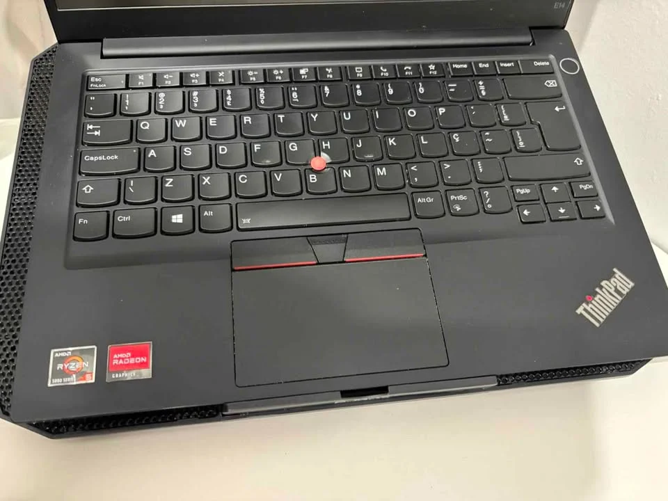 Usado - Notebook Lenovo Thinkpad E14 | Amd Ryzen 5 5500u | 16gb | SSD Nvme 256gb | Tela 14” Full Hd - view 2